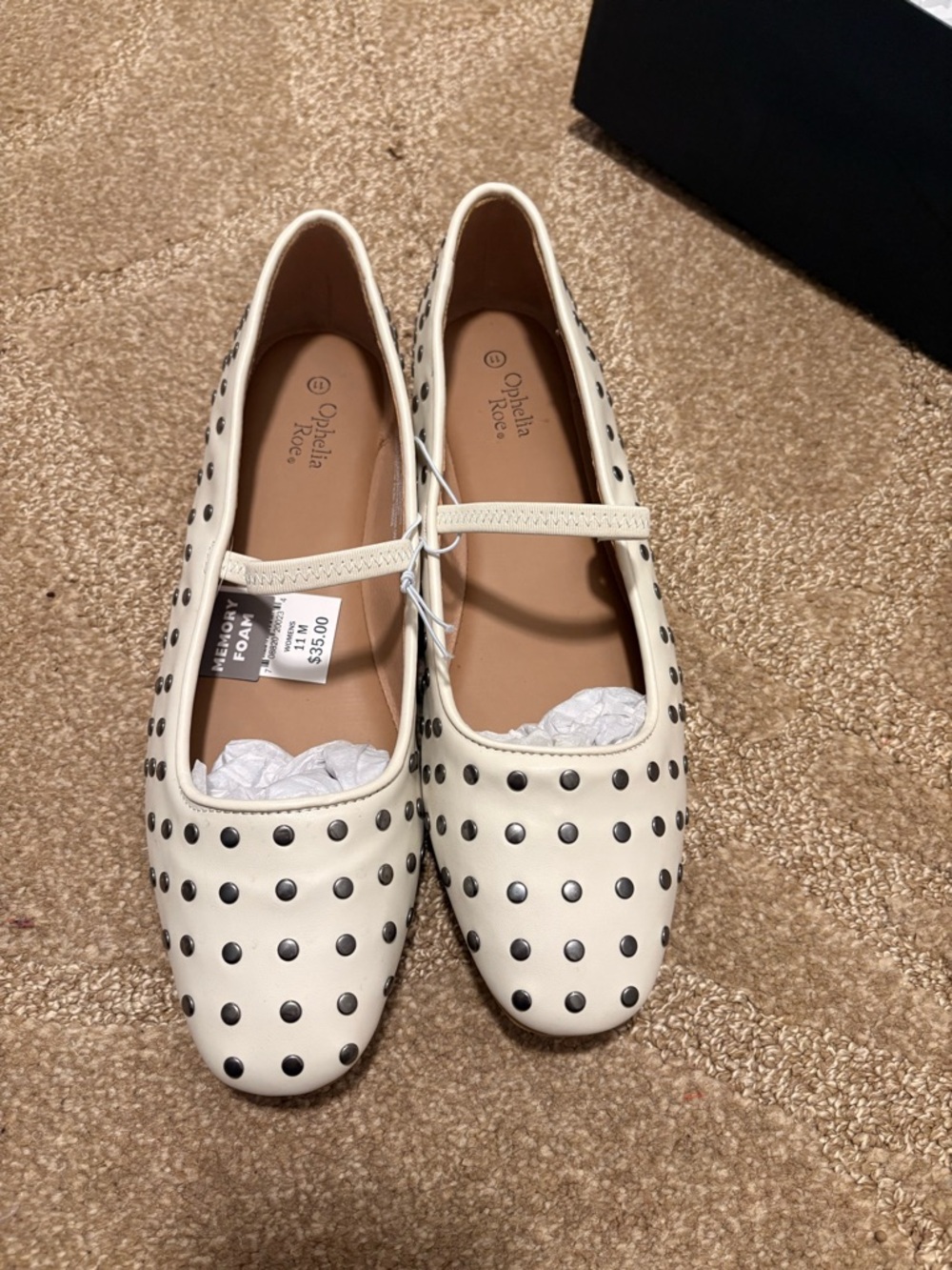 NWT Ophelia Roe Cream Mary Jane Flats with Black Studs